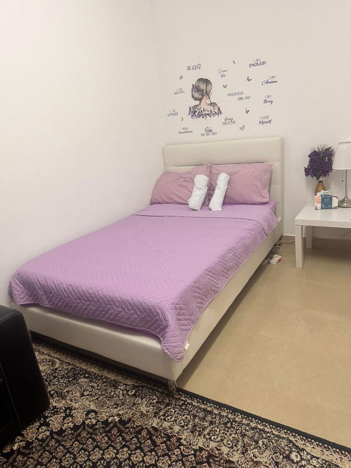 Ferienwohnung The Purple Place Abu Dhabi Exterior foto